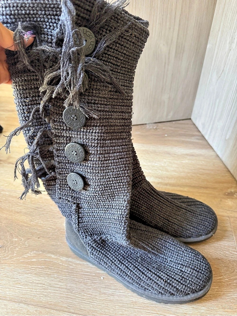 UGG Classic Cardy Knit Fringe Boots Gray US 8